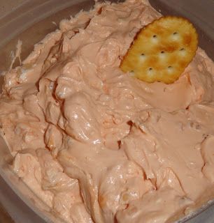 Pink Dips Food, Egg Salad Pasta, Gameday Dips, Chip Dip Recipes, Party Sides, Vegetable Dips, Vegetable Dip, French Dressing, Cream Cheese Dips