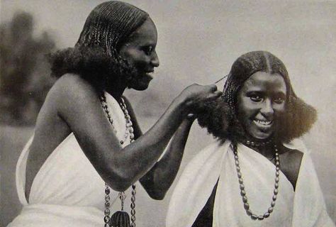 Somali women, ca 1900 African Hair History, Black Hair History, Vintage Black Glamour, African People, We Are The World, African Culture, African Beauty, African Hairstyles, Photos Of Women