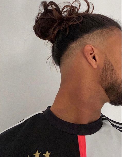 Men Ponytail Hairstyles Undercut, Cut Bun Hairstyles, Mens Long Haircut Undercut, Men’s Long Hair Low Undercut, Manbun Undercut Fade, Long Hair Undercut Men, Manbuns Hairstyles, Undercut Long Hair Men, Bun Hairstyles Men