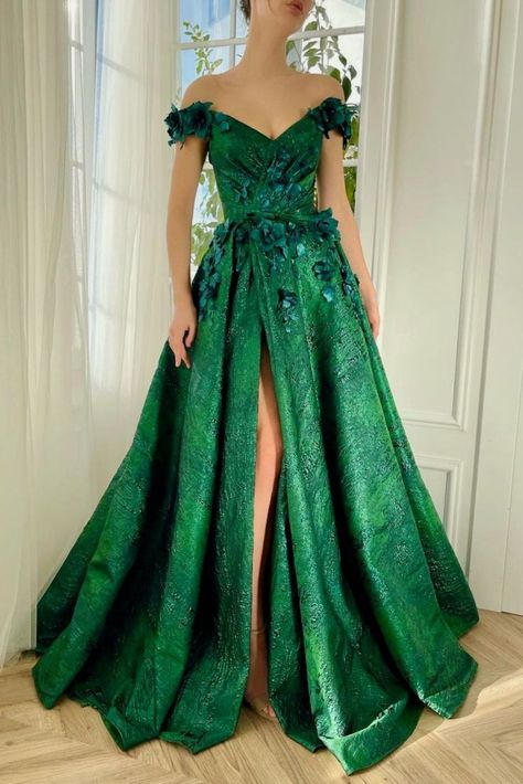 Mideval Dress, Sister Of The Bride Dress, Ballroom Wedding Dresses, Emerald Green Bridesmaid Dresses, Sister Of The Bride, Ali Dress, Stylish Gown, Emerald Dresses, Classy Prom Dresses