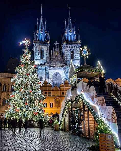 Prague | Official tour guide on Instagram: “✨Festive vibes 💫✨ 📸 @sputnik_turista_cz 😍⠀ 🔥FOUNDER: @marknayman⠀ ✈️⠀ 🚋Mark your photo with tag #Pragueworld and we'll post it!⠀ ⠀…” Prague Christmas, Berlin Palace, Christmas Giveaway, Prague Castle, Old Town Square, Cities In Europe, Prague Czech Republic, Prague Czech, Christmas Travel