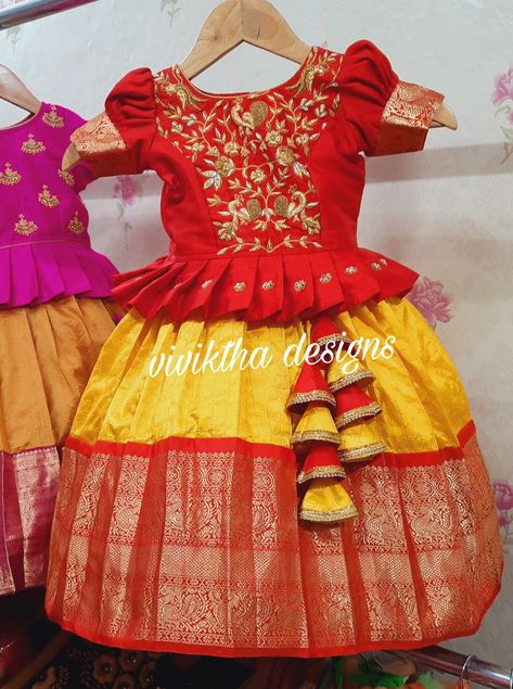 Pattu Parikini Models For Kids, Pattu Lehenga For Kids, Luxury Kids Room, Pattu Frocks, Ladies Frock Design, Kids Saree, Pattu Pavadai Designs, Pattu Pavada, Lehanga For Kids