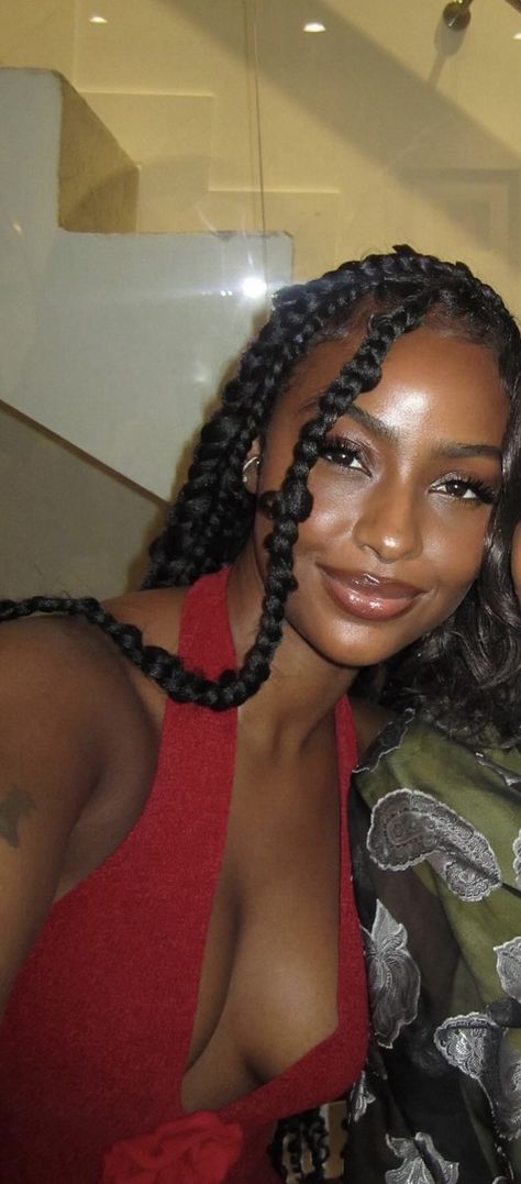 Justine Skye Face, Justine Skye Makeup Looks, Pretty Dark Skin Women, Pretty Selfies Black Skin, Justine Skye Aesthetic, Jungkook Family, Justine Skye Hair, Dark Skin Baddie, Justin Skye