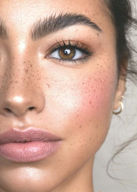 Freckles Makeup, Smink Inspiration, Natural Makeup Looks, Makeup Brands, Everyday Makeup, Pretty Makeup, Beautiful Makeup, Makeup Skin Care, Beauty Inspiration