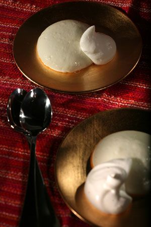 Muhallebi (ground rice pudding) Baked Pastries, Turkish Sweets, Wheat Berries, For Ramadan, Clotted Cream, Rice Pudding, Evening Meals, Pine Nuts, Dried Fruits