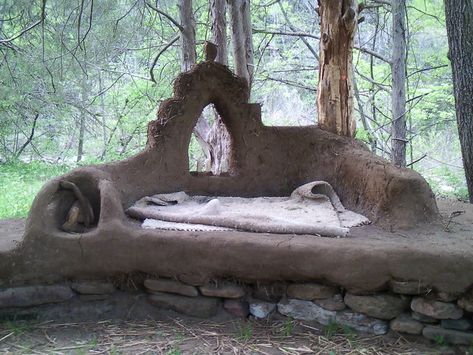 Cob Bench, Cob Structures, Cob House Plans, Straw House, Cordwood Homes, Cob Oven, Green Roof Building, Cob Building, Earth Bag Homes