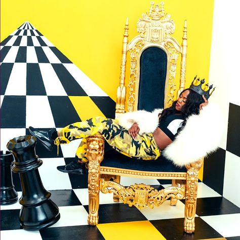 Kiss from a Rose: Lady Leshurr: Queen's Speech Ep.7 Lady Leshurr, Uk Garage, Kiss From A Rose, Military Girl, Female Rappers, A Rose, Music Is Life, Rappers, Womens Makeup