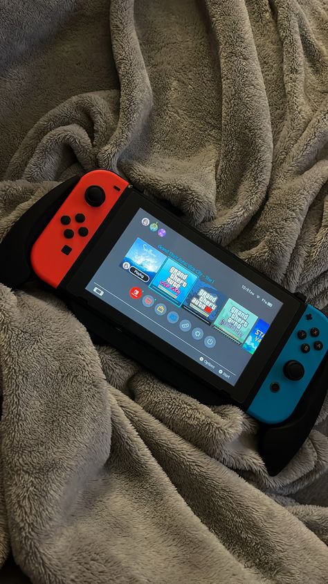 #switch #nintendo #gta #games Video Juegos Aesthetic, Aesthetic Switch, Videogame Aesthetic, Nintendo Switch Aesthetic, Nintendo Aesthetic, Gaming Pics, Me Vibes, Switch Aesthetic, Game Pics