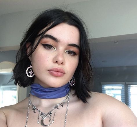 Cabelo Plus Size, Barbie Ferreira, Girls Short Haircuts, Cut Fat, Short Brown Hair, Brown Hair Brown Eyes, Haircuts For Medium Hair, Seductive Clothes, Short Black Hairstyles