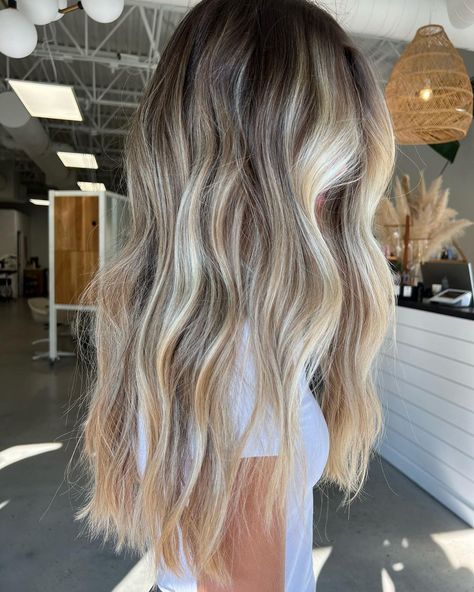 Laci Meeks on Instagram: “✨ O N E S H O T = money shot ✨ . . @behindthechair_com @oneshothairawards @olaplex @the.salty.mane #btconeshot19_coolbalayage #summer…” Hair Color Inspo Straight Hair, Salty Blonde Hair, Cool Toned Blonde Hair, Gala Hair, Blonde Hair Pale Skin, Hair Lights, Hair Trends 2024, Light Brunette Hair, Air Touch