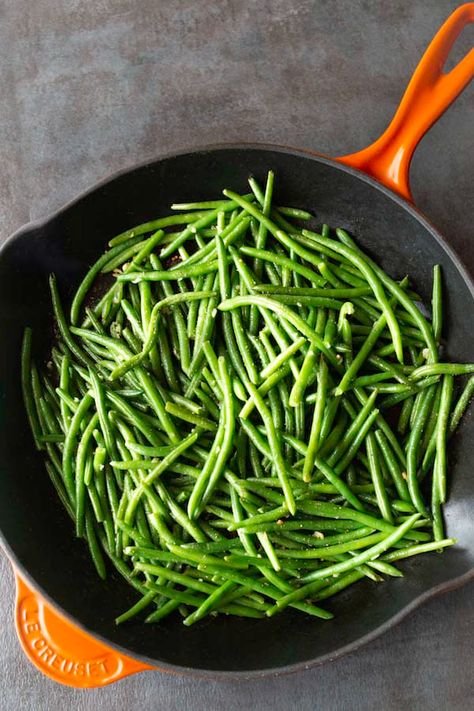 Cook Frozen Green Beans, Frozen Green Bean Recipes, Cooking Frozen Green Beans, String Bean Recipes, Freeze Beans, French Green Beans, Sauteed Green Beans, Cooking Green Beans, Freeze Greens