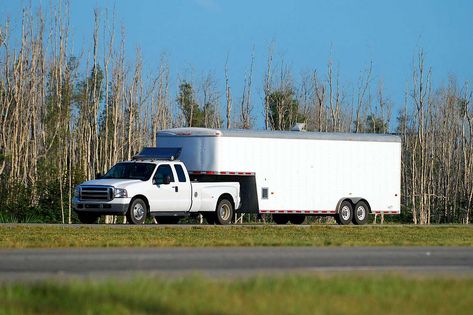 Trucking Business, Towing Company, Box Trailer, South Holland, Equipment Trailers, Enclosed Trailers, Towing Trailer, Hot Shots, Semi Truck