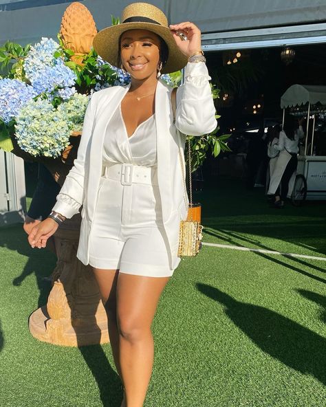 Boity Thulo, All White Party Outfits, Bum Shorts, White Outfits For Women, White Party Outfit, Work Schedule, Boat Party, All White Outfit, Woman Suit Fashion