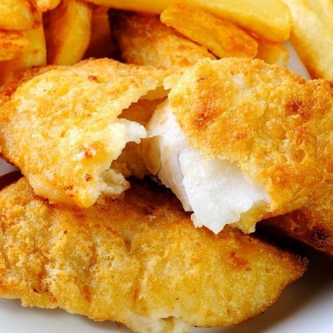 Fried haddock with potatoes and onions.Pan-fried haddock fillets with… Pan Fried Haddock Recipes, Fried Haddock Recipes, Fried Haddock, Fish Batter Recipe, Haddock Recipes, Tempura Recipe, Potatoes And Onions, Fish Varieties, Fish And Chip Shop