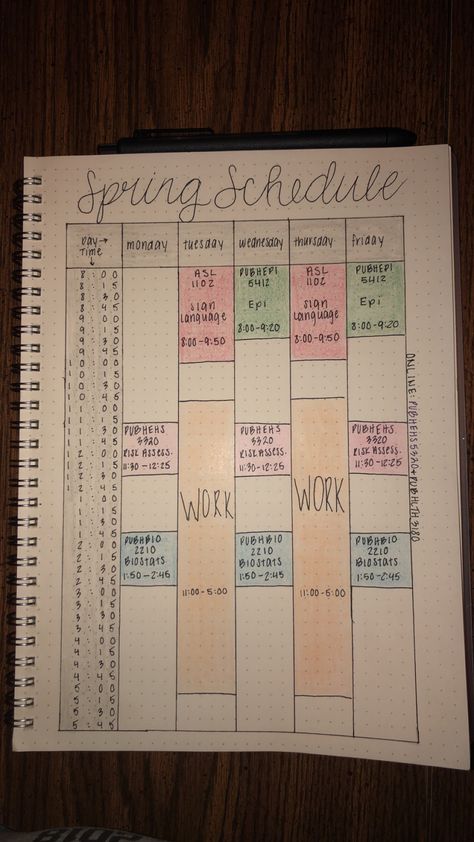 Student schedule bullet journal #bulletjournal #student #college #spreads #schedule College Schedule Organization, Bullet Journal For College Students, College Bullet Journal, Student Schedule, College Journal, Planner Binder Cover, Organization College, College Schedule, School Planning