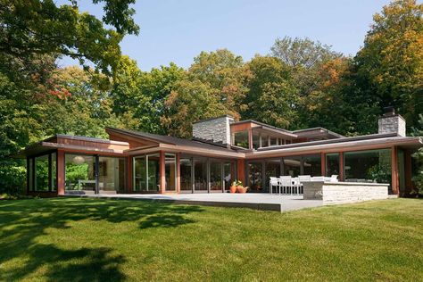 Mid Century Modern Lake House, Modern Lake House Plans, Wayzata Minnesota, Midcentury House, Lake Houses Exterior, Architecture Set, Modern Lake House, Lake House Plans, Modern Ranch