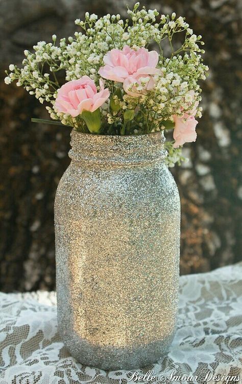 Glitter mason jar with baby's breath and a few carnations (or ranunculus!) for the bar height tables outside... or a few for the bar itself Silver Mason Jars, Diy Mason Jars, Glitter Vases, Gold Mason Jars, Glitter Mason Jars, Mason Jar Vases, Jar Centerpieces, Mason Jar Wedding, Glitter Diy