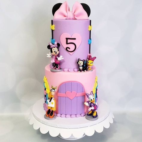 Honey Bee Cakes’s Instagram profile post: “Minnie Bowtique Cake” Minnie Bowtique Cake, Minnie’s Bowtique Birthday Party, Minnie Boutique, Minnie Mouse Birthday Decorations, Minnie Mouse Birthday Cakes, Daisy Cakes, Bolo Minnie, Bee Cakes, Minnie Cake