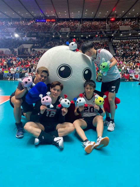 Tomohiro Yamamoto, Yuji Nishida, Ran Takahashi, Volleyball Photography, Japan Volleyball Team, Volleyball Poses, Mens Volleyball, Volleyball Inspiration, Volleyball Tips