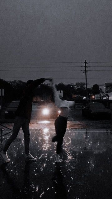 Aesthetic Rain Pictures Couple, Couple Under The Rain Aesthetic, Dancing In Rain Aesthetic, Couple In Rain Aesthetic, Couple Rain Aesthetic, Rain Couple Aesthetic, Dancing In The Rain Wallpaper, Dancing In The Rain Couple, Lilith Aesthetic