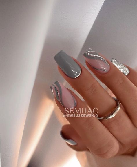 30 Best Spring 2023 Nail Colors to Inspire You Elegant Grey Nails, Elegant Touch Nails, Fancy Nails Designs, Stylish Nails Designs, Smink Inspiration, Work Nails, Her Nails, Gray Nails, Makijaż Smokey Eye