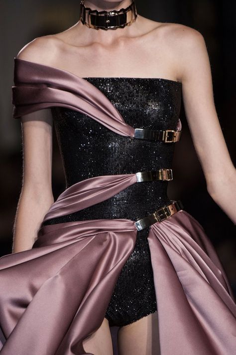 Versace Corset, Versace Haute Couture, Versace Couture, Atelier Versace, Couture Details, Couture Week, Fall Fashion Outfits, Fall 2014, Mode Inspiration