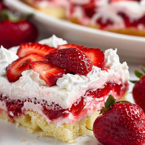 Strawberry Shortcake Poke Cake, Moist White Cake, Strawberry Poke Cakes, Cool Whip Desserts, Cake Mix Ingredients, Strawberry Shortcake Cake, Strawberry Pie Filling, Poke Cake Recipes, Strawberry Slice