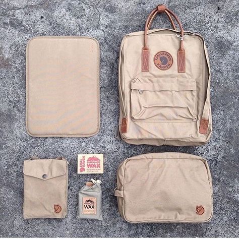 Mochila Fjallraven Kanken, Back To University, Kanken Classic, Backpack Fjallraven, Fjällräven Kånken, Aesthetic Backpack, Backpack Outfit, What In My Bag, Cute Backpacks