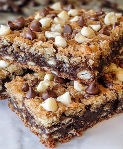 Fall Desserts You NEED to Try:  Magic Cookie Bars Magic Cookie Bars No Coconut, Magic Bar Cookies, Layered Cookie Bars, Graham Cracker Dessert Recipes, Magic Cookie Bars Eagle Brand, Dessert Bars Recipes, Heath Cookies, Magic Cookie Bar, Graham Cracker Bars