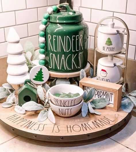 Rae Dunn Christmas Tree, Holiday Coffee Bar, Christmas Kitchen Decor Ideas, Tray Decor Christmas, Diy Coffee Bar, Rae Dunn Christmas, Rae Dunn Collection, Farmhouse Crafts, Christmas Tree Cookies