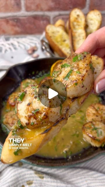 Scallop Recipes Videos, Lemon Butter Scallops, Garlic Crostini, Scallops Recipes, Butter Scallops, Frozen Scallops, Dinner Seafood, Scallops Recipe, Baked Scallops