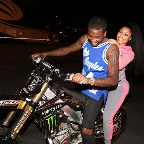 nicki minaj & meek mills Nicki And Meek, Nicki Minaj Meek Mill, Old Nicki Minaj, Yo Gotti, Rae Sremmurd, Nicki Minaj Photos, 90s Hip Hop Fashion, Meek Mill, Lil Pump