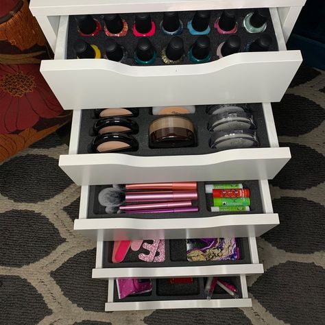 Baby Drawer Organization, Ikea Alex Drawers, Dresser Drawer Organization, Ikea Alex, Makeup Drawer Organization, Makeup Organizers, Ikea Furniture Hacks, Dresser Organization, Vanity Room