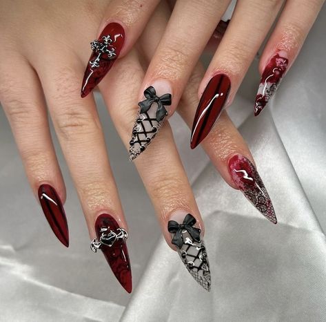 Vampire Nails Coffin Shape, Dark Valentine Nails Designs, Dark Valentine’s Day Nails, Glow In The Dark Valentines Nails, Gothic Style Nails, Goth Valentine Nails, Valentines Nails Goth, Valentines Goth Nails, Goth Coquette Nails