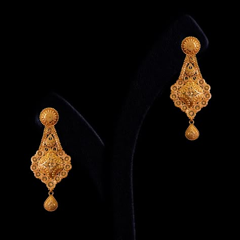 Gold Jhumka Earrings Bridal, Bridal South Indian, Vummidi Bangaru Jewellers, Gold Necklace Wedding, Gold Jhumka, Gold Earrings Indian, Gold Jhumka Earrings, Gold Jewelry Outfits, Bridal Jewelry Vintage