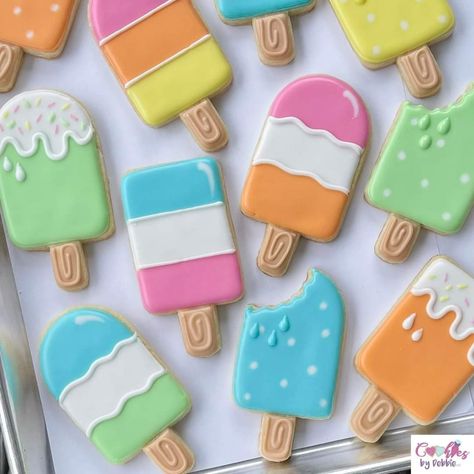 Royal Icing Ice Cream Cone Cookies, Popsicle Cookies Royal Icing, Ice Cream Royal Icing Cookies, Popsicle Decorated Cookies, Popsicle Sugar Cookies Decorated, August Cookies Decorated, Popsicle Sugar Cookies, Decorated Cookies Summer, Ice Cream Decorated Cookies