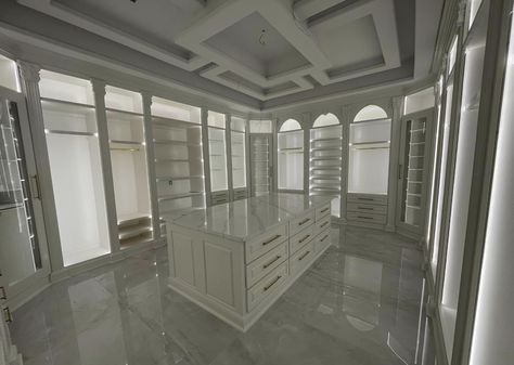 Big Master Bedrooms Luxury, Aesthetic Big Room, Big Room Aesthetic, Big Closet Aesthetic, Big Closet Luxury, Closet Bloxburg, Big Bedroom Ideas Aesthetic, Art Bedroom Ideas, Dream Closet Design