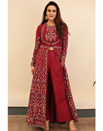 Indian Designer Suits, Anita Dongre, Designer Kurti Patterns, Red Lehenga, Indian Gowns Dresses, Indian Bridal Dress, Seoul Fashion, Tarun Tahiliani, Indian Gowns