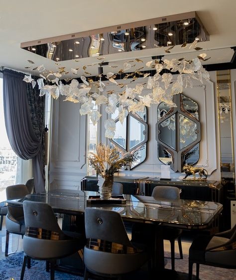 SNOWY GLASS LEAVES - Beautiful art glass chandelier, amazing dining chandelier, multi level chandelier, Modern entry-staircase chandelier. Vine Chandelier, Entry Chandelier, Modern Entry, Elegant Lighting Fixtures, Dining Chandelier, Staircase Lighting, Chandelier Modern, Staircase Chandelier, Contemporary Dining