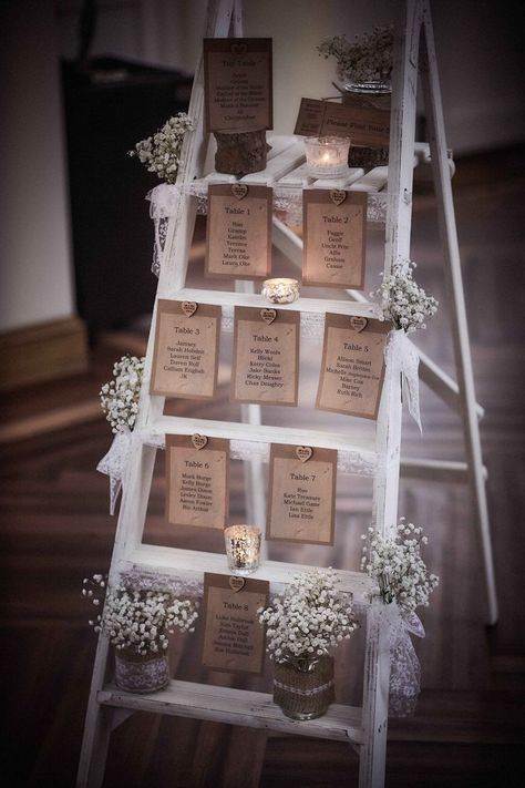 Diy Wedding Table Plan, Wedding Seating Plan Ideas, Seating Plan Boda, Seating Plan Ideas, Ladder Table Plan, Ladder Wedding, Wedding Table Placement, Seating Chart Wedding Diy, Rustic Wedding Seating