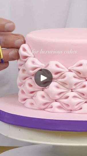 Fondant Covered Cakes, Learn Cake Decorating, Wedding Cake Images, Fondant Cakes Birthday, Fondant Cake Designs, Clean Bandit, Fondant Wedding Cakes, Cake Decorating With Fondant, Zara Larsson