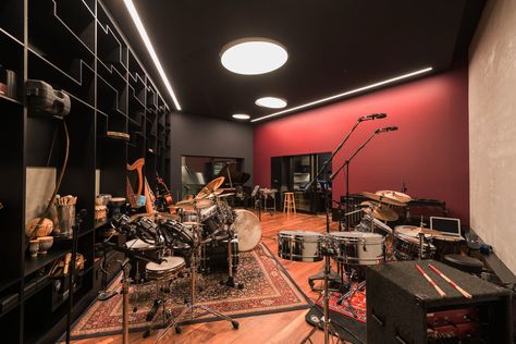 Home Recording Studios, Home Recording Studio Setup, Recording Studio Setup, Producer Studio, Drum Room, Design Studio Office, Sound Room, Recording Studio Design