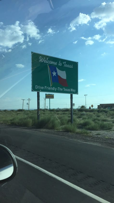 Welcome To Texas Sign Aesthetic, Texas Snapchat Story, Welcome To Texas Sign, Summer In California, Los Angeles California Photography, Texas Highway, Airport Outfit Comfy, Welcome To Texas, American Vibes