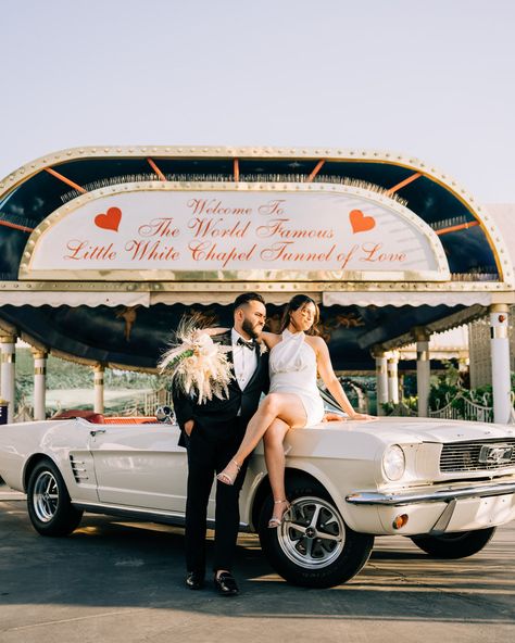 Vegas Wedding Elopement Pictures, Vintage Vegas Elopement, Old Vegas Wedding, Little White Wedding Chapel Las Vegas, Vegas Wedding Reception Ideas, Vegas Vow Renewal Ideas, Vegas Elopement Dress, Vegas Wedding Aesthetic, Vintage Vegas Wedding