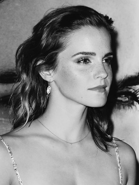 Emma Watson Aesthetic, Watson Aesthetic, 얼굴 그리기, Photographie Portrait Inspiration, Irina Shayk, Emma Roberts, Natalie Portman, Emma Stone, Jessica Alba