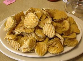 Fried Pickles Recipe Hooters Fried Pickles, Fried Pickle Chips, Deep Fried Pickles, Fried Pickles Recipe, Cheeseburger In Paradise, Vegetable Appetizers, Seafood Seasoning, Fried Pickles, Homemade Pickles