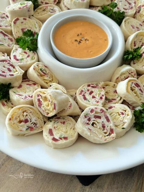 Reuben Sandwich Classic, Tortilla Pinwheels, Ordinary Extraordinary, Tortilla Rolls, Fermented Cabbage, Sauerkraut Recipes, Reuben Sandwich, Sour Cream Recipes, Roll Ups Tortilla