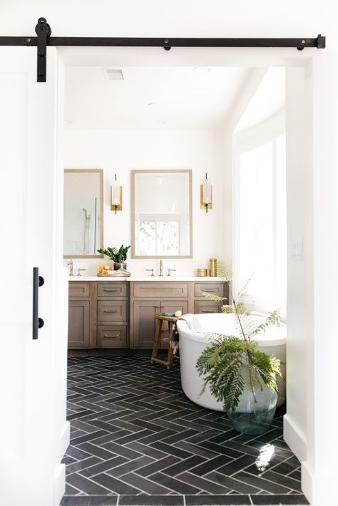 Devonshire project take ii – Greige Design Greige Design, Bad Inspiration, Bathroom Renos, Boho Interior, House Bathroom, Beautiful Bathrooms, Bathroom Flooring, Bathroom Renovation, Bathroom Inspiration