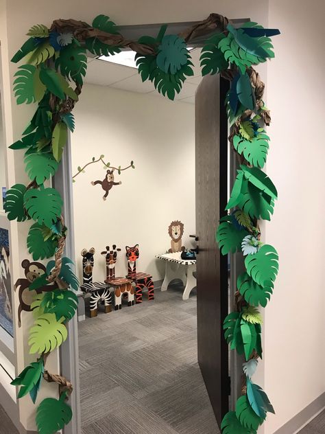 Jungle Theme For School, Jungle School Decorations, Jungle Theme Party Decor, Preschool Jungle Theme Classroom, Jungle Theme Arts And Crafts, Jungle Class Decoration, Garden Of Eden Decorations, Jungle Theme Room Decor, Jungle Diy Decor