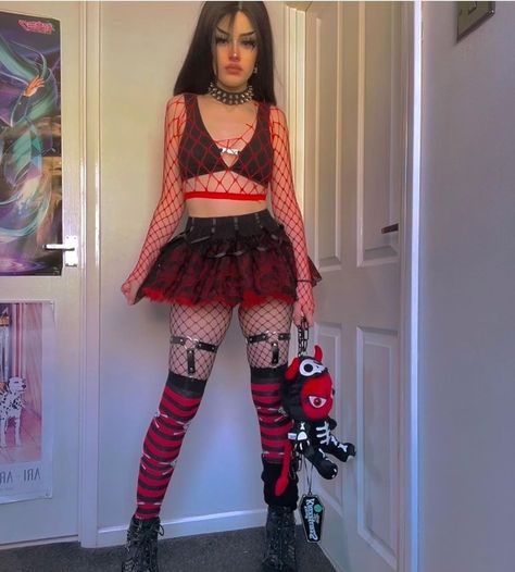 Red Goth Outfits, Red Rave Outfit, Black Rave Outfits, Rave Outfits Plus Size, Red And Black Outfits, Rave Fits, Egirl Outfits, Alt Outfits, Model Outfit